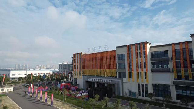 华岭光子 推动江油成为国内重要的光通信产业生产基地